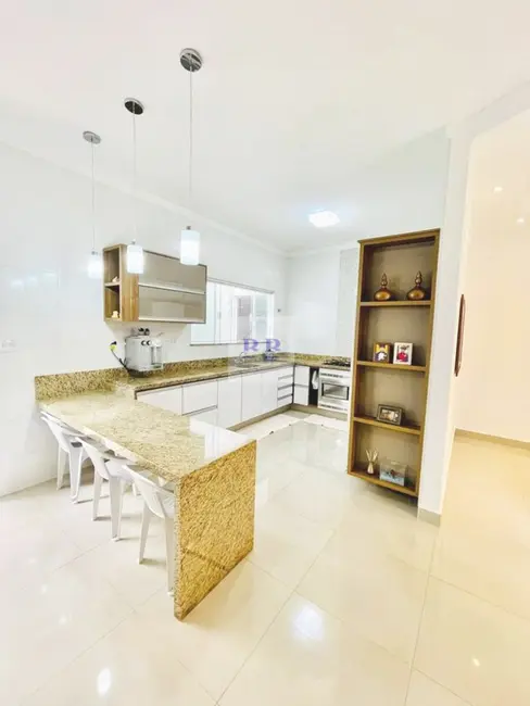 Foto 2 de Casa com 3 quartos à venda, 151m2 em Residencial Meireles, Franca - SP