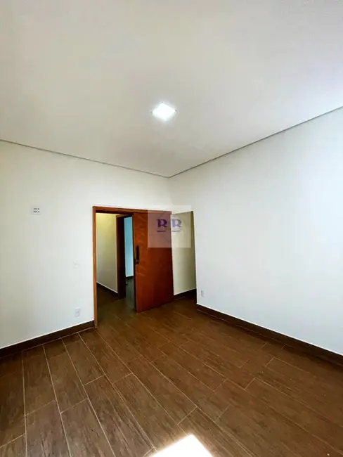 Casa com 3 quartos à venda, 143m2 em Esplanada Primo Meneghetti II, Franca - SP - imagem 4 Foto 4 de Casa com 3 quartos à venda, 143m2 em Esplanada Primo Meneghetti II, Franca - SP