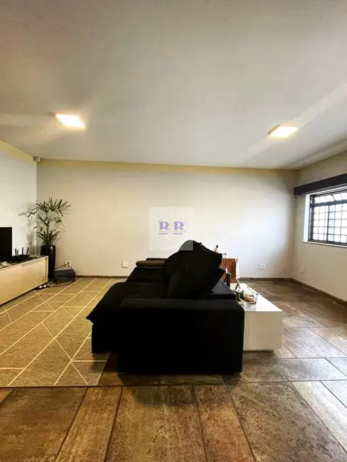 Foto 3 de Casa com 3 quartos à venda, 200m2 em Jardim Lima, Franca - SP
