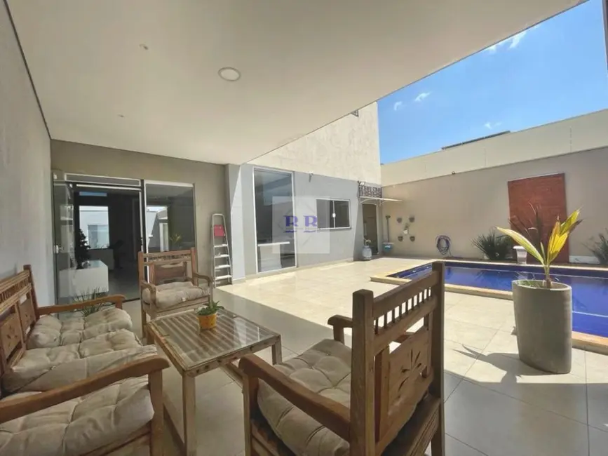 Foto 4 de Sobrado com 3 quartos à venda, 236m2 em Jardim Santa Lúcia, Franca - SP