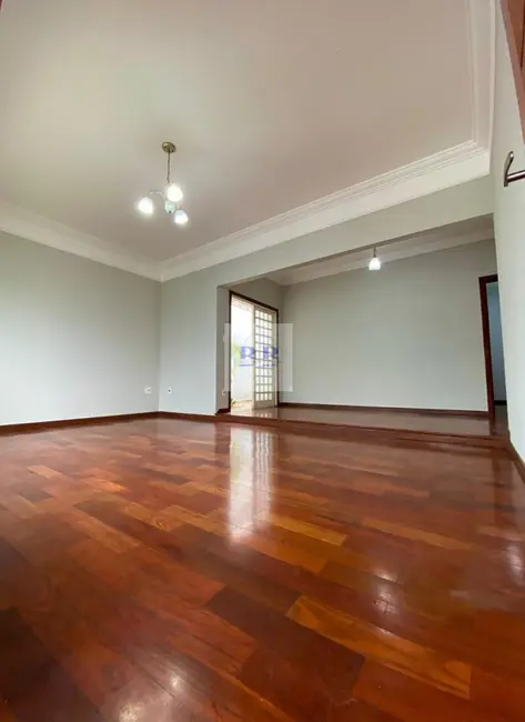Casa com 3 quartos à venda, 150m2 em Franca - SP - imagem 2 Foto 2 de Casa com 3 quartos à venda, 150m2 em Franca - SP