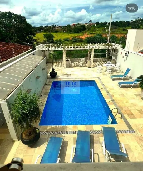 Foto 1 de Sobrado com 3 quartos à venda, 300m2 em São Joaquim, Franca - SP