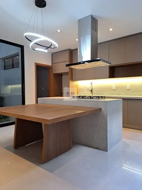 Foto 3 de Casa com 3 quartos à venda, 185m2 em Residencial Colina do Espraiado, Franca - SP