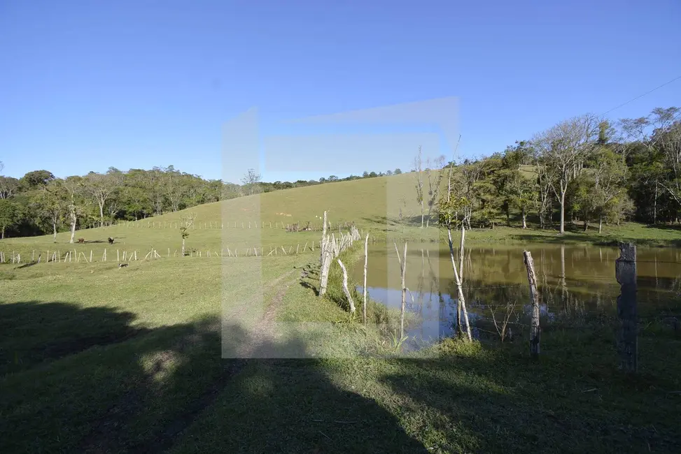 Sítio / Rancho com 3 quartos à venda, 60000m2 em Centro, Juquitiba - SP - imagem 4 Foto 4 de Sítio / Rancho com 3 quartos à venda, 60000m2 em Centro, Juquitiba - SP