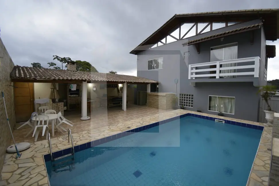 Foto 1 de Casa com 3 quartos à venda, 254m2 em Centro, Juquitiba - SP