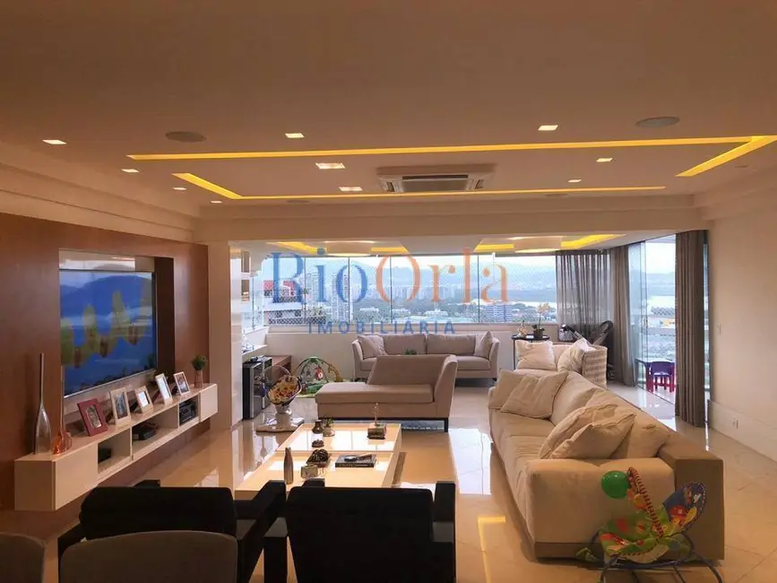 Foto 1 de Apartamento com 3 quartos à venda, 220m2 em Barra da Tijuca, Rio De Janeiro - RJ