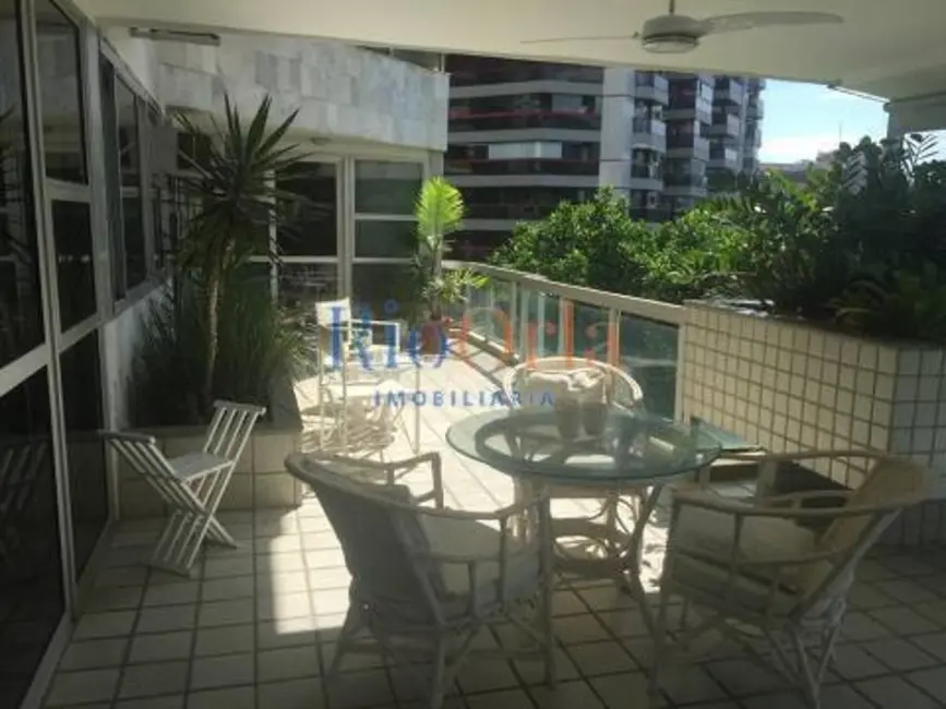 Foto 2 de Apartamento com 3 quartos à venda, 200m2 em Barra da Tijuca, Rio De Janeiro - RJ