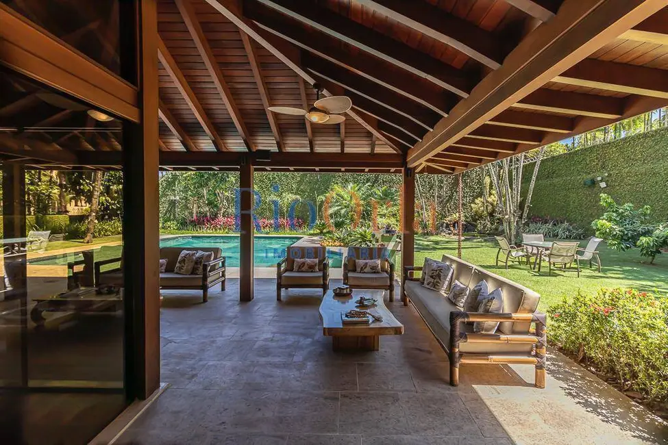 Casa com 4 quartos à venda, 1099m2 em Barra da Tijuca, Rio De Janeiro - RJ - imagem 7 Foto 7 de Casa com 4 quartos à venda, 1099m2 em Barra da Tijuca, Rio De Janeiro - RJ