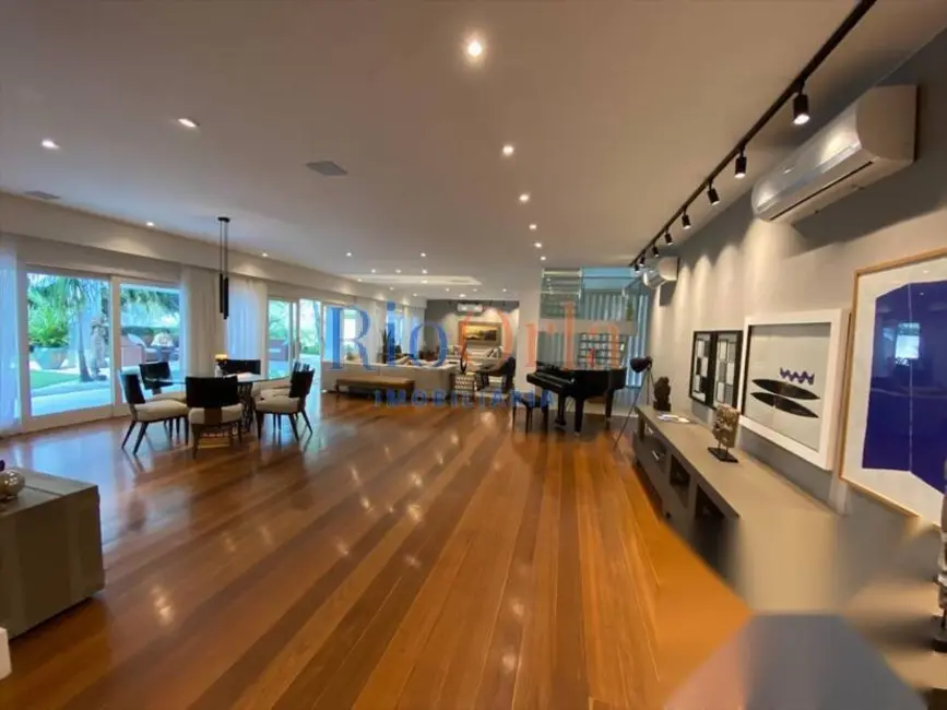 Casa com 4 quartos à venda, 1170m2 em Barra da Tijuca, Rio De Janeiro - RJ - imagem 8 Foto 8 de Casa com 4 quartos à venda, 1170m2 em Barra da Tijuca, Rio De Janeiro - RJ