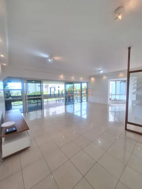 Apartamento com 4 quartos à venda, 300m2 em Barra da Tijuca, Rio De Janeiro - RJ - imagem 1 Foto 1 de Apartamento com 4 quartos à venda, 300m2 em Barra da Tijuca, Rio De Janeiro - RJ