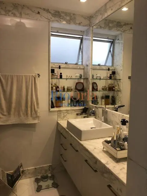 Apartamento com 4 quartos à venda, 299m2 em Barra da Tijuca, Rio De Janeiro - RJ - imagem 9 Foto 9 de Apartamento com 4 quartos à venda, 299m2 em Barra da Tijuca, Rio De Janeiro - RJ