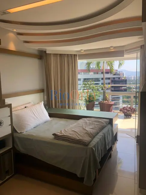 Apartamento com 3 quartos à venda, 230m2 em Barra da Tijuca, Rio De Janeiro - RJ - imagem 5 Foto 5 de Apartamento com 3 quartos à venda, 230m2 em Barra da Tijuca, Rio De Janeiro - RJ