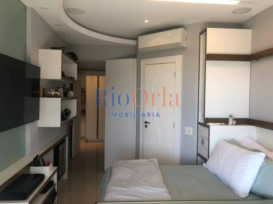 Apartamento com 3 quartos à venda, 230m2 em Barra da Tijuca, Rio De Janeiro - RJ - imagem 7 Foto 7 de Apartamento com 3 quartos à venda, 230m2 em Barra da Tijuca, Rio De Janeiro - RJ