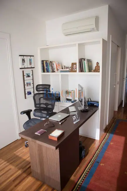 Apartamento com 4 quartos à venda, 292m2 em Barra da Tijuca, Rio De Janeiro - RJ - imagem 9 Foto 9 de Apartamento com 4 quartos à venda, 292m2 em Barra da Tijuca, Rio De Janeiro - RJ