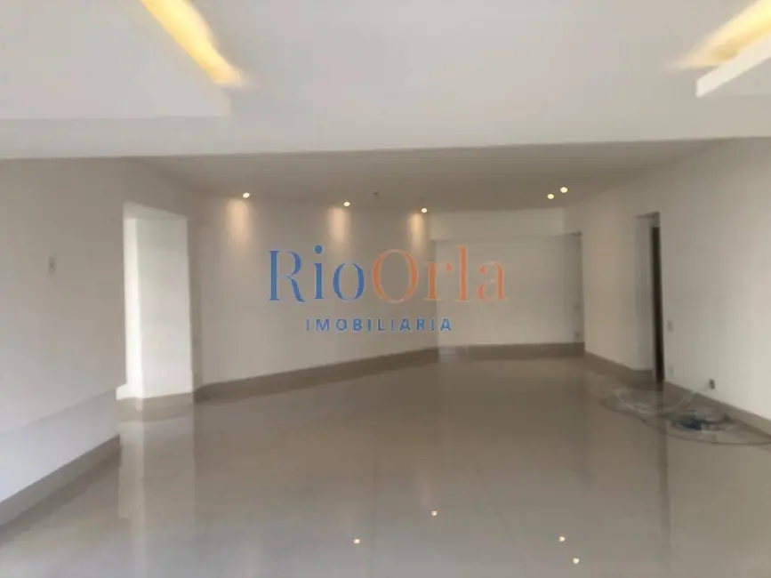 Apartamento com 3 quartos à venda, 230m2 em Barra da Tijuca, Rio De Janeiro - RJ - imagem 9 Foto 9 de Apartamento com 3 quartos à venda, 230m2 em Barra da Tijuca, Rio De Janeiro - RJ