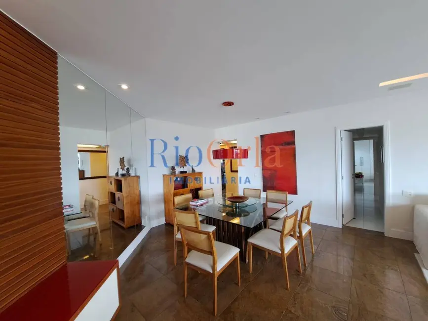 Apartamento com 3 quartos à venda, 220m2 em Barra da Tijuca, Rio De Janeiro - RJ - imagem 9 Foto 9 de Apartamento com 3 quartos à venda, 220m2 em Barra da Tijuca, Rio De Janeiro - RJ