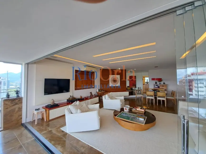 Apartamento com 3 quartos à venda, 220m2 em Barra da Tijuca, Rio De Janeiro - RJ - imagem 4 Foto 4 de Apartamento com 3 quartos à venda, 220m2 em Barra da Tijuca, Rio De Janeiro - RJ