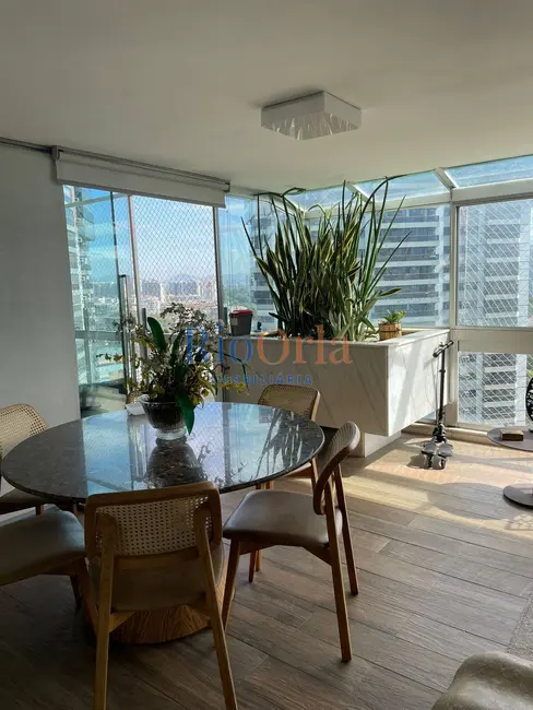 Apartamento com 3 quartos à venda, 220m2 em Barra da Tijuca, Rio De Janeiro - RJ - imagem 6 Foto 6 de Apartamento com 3 quartos à venda, 220m2 em Barra da Tijuca, Rio De Janeiro - RJ