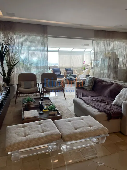 Apartamento com 3 quartos à venda, 220m2 em Barra da Tijuca, Rio De Janeiro - RJ - imagem 3 Foto 3 de Apartamento com 3 quartos à venda, 220m2 em Barra da Tijuca, Rio De Janeiro - RJ