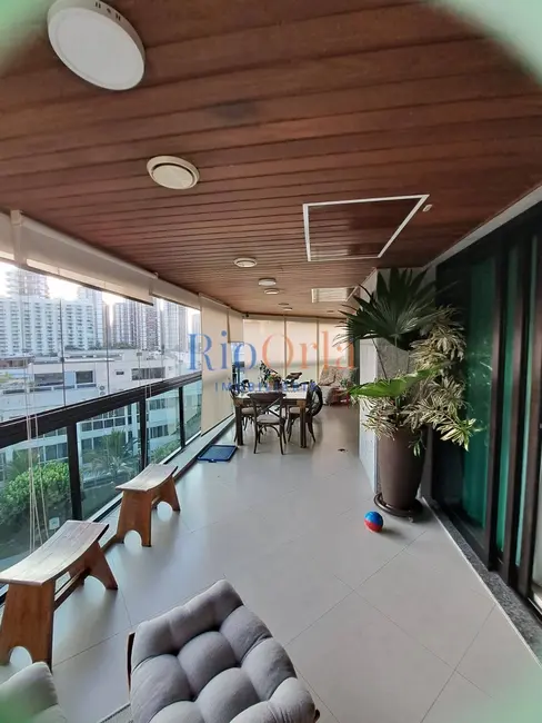 Foto 2 de Apartamento com 4 quartos à venda, 200m2 em Barra da Tijuca, Rio De Janeiro - RJ