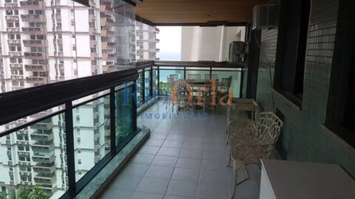 Apartamento com 3 quartos à venda, 139m2 em Barra da Tijuca, Rio De Janeiro - RJ - imagem 1 Foto 1 de Apartamento com 3 quartos à venda, 139m2 em Barra da Tijuca, Rio De Janeiro - RJ