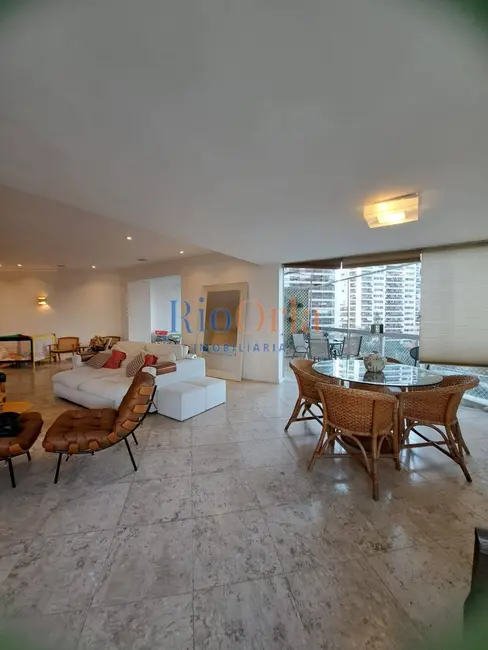 Apartamento com 3 quartos à venda, 230m2 em Barra da Tijuca, Rio De Janeiro - RJ - imagem 2 Foto 2 de Apartamento com 3 quartos à venda, 230m2 em Barra da Tijuca, Rio De Janeiro - RJ