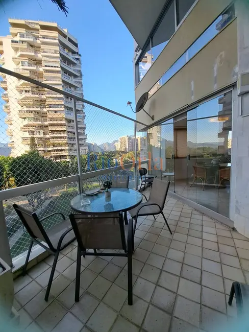 Apartamento com 3 quartos à venda, 230m2 em Barra da Tijuca, Rio De Janeiro - RJ - imagem 4 Foto 4 de Apartamento com 3 quartos à venda, 230m2 em Barra da Tijuca, Rio De Janeiro - RJ