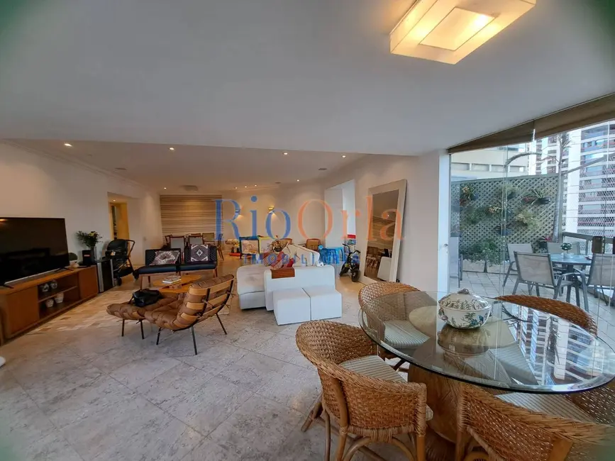 Apartamento com 3 quartos à venda, 230m2 em Barra da Tijuca, Rio De Janeiro - RJ - imagem 3 Foto 3 de Apartamento com 3 quartos à venda, 230m2 em Barra da Tijuca, Rio De Janeiro - RJ