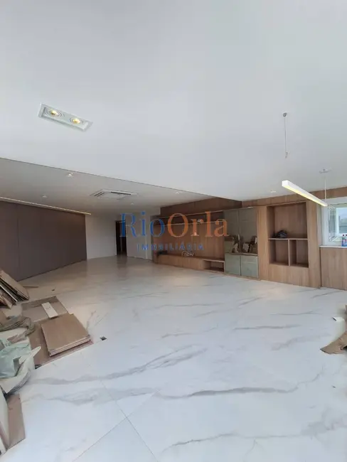 Apartamento com 3 quartos à venda, 230m2 em Barra da Tijuca, Rio De Janeiro - RJ - imagem 3 Foto 3 de Apartamento com 3 quartos à venda, 230m2 em Barra da Tijuca, Rio De Janeiro - RJ