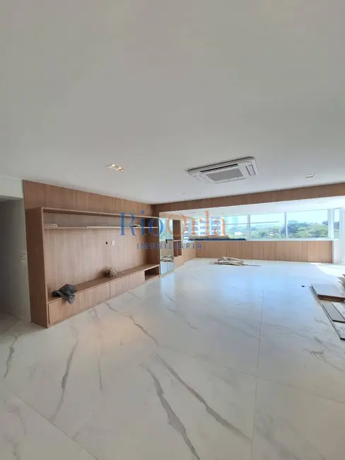 Apartamento com 3 quartos à venda, 230m2 em Barra da Tijuca, Rio De Janeiro - RJ - imagem 1 Foto 1 de Apartamento com 3 quartos à venda, 230m2 em Barra da Tijuca, Rio De Janeiro - RJ