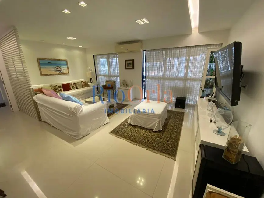 Foto 2 de Apartamento com 4 quartos à venda, 156m2 em Barra da Tijuca, Rio De Janeiro - RJ