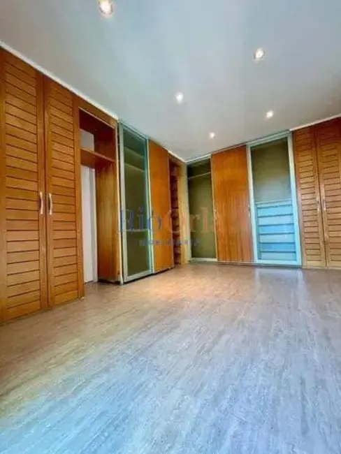 Apartamento com 4 quartos à venda, 233m2 em Barra da Tijuca, Rio De Janeiro - RJ - imagem 6 Foto 6 de Apartamento com 4 quartos à venda, 233m2 em Barra da Tijuca, Rio De Janeiro - RJ
