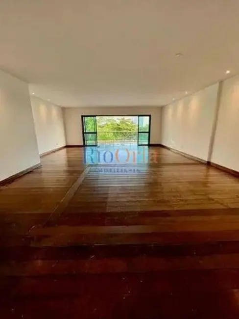Apartamento com 4 quartos à venda, 233m2 em Barra da Tijuca, Rio De Janeiro - RJ - imagem 4 Foto 4 de Apartamento com 4 quartos à venda, 233m2 em Barra da Tijuca, Rio De Janeiro - RJ