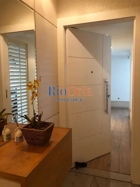 Apartamento com 3 quartos à venda, 230m2 em Barra da Tijuca, Rio De Janeiro - RJ - imagem 6 Foto 6 de Apartamento com 3 quartos à venda, 230m2 em Barra da Tijuca, Rio De Janeiro - RJ