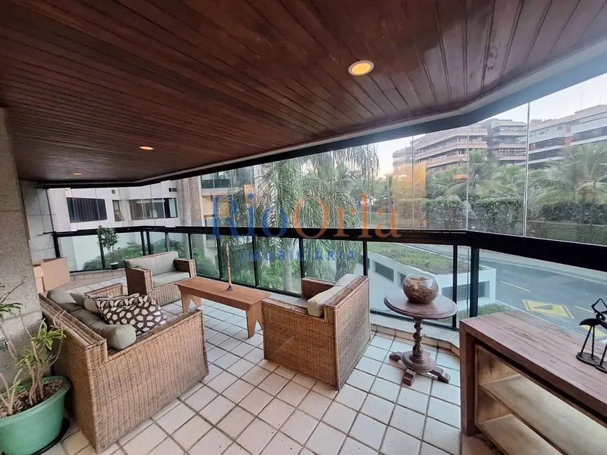 Foto 1 de Apartamento com 4 quartos à venda, 200m2 em Barra da Tijuca, Rio De Janeiro - RJ