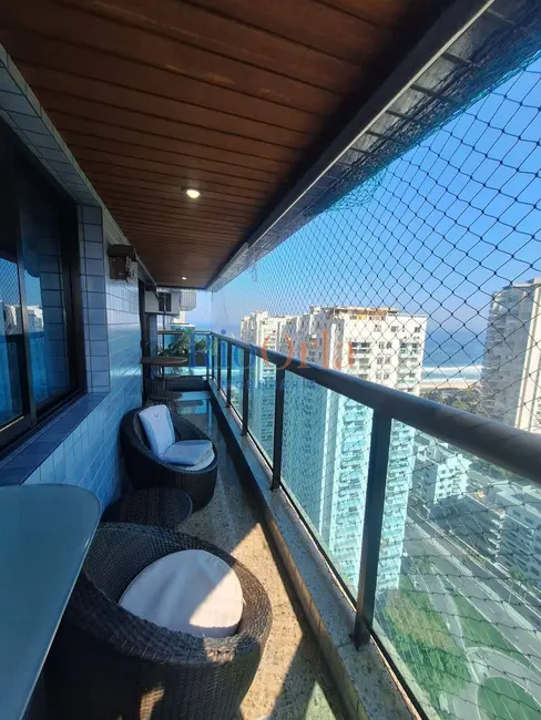 Foto 1 de Apartamento com 4 quartos para alugar, 140m2 em Barra da Tijuca, Rio De Janeiro - RJ