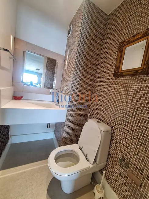 Apartamento com 4 quartos para alugar, 226m2 em Barra da Tijuca, Rio De Janeiro - RJ - imagem 8 Foto 8 de Apartamento com 4 quartos para alugar, 226m2 em Barra da Tijuca, Rio De Janeiro - RJ
