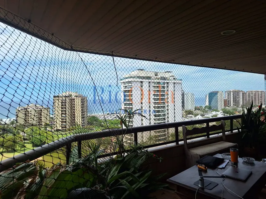 Apartamento com 4 quartos à venda, 215m2 em Barra da Tijuca, Rio De Janeiro - RJ - imagem 2 Foto 2 de Apartamento com 4 quartos à venda, 215m2 em Barra da Tijuca, Rio De Janeiro - RJ