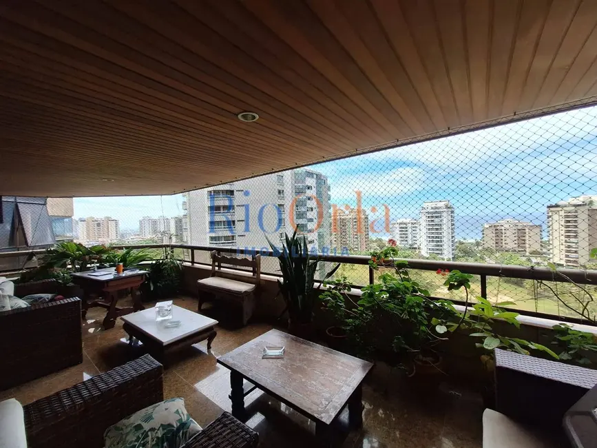 Apartamento com 4 quartos à venda, 215m2 em Barra da Tijuca, Rio De Janeiro - RJ - imagem 5 Foto 5 de Apartamento com 4 quartos à venda, 215m2 em Barra da Tijuca, Rio De Janeiro - RJ