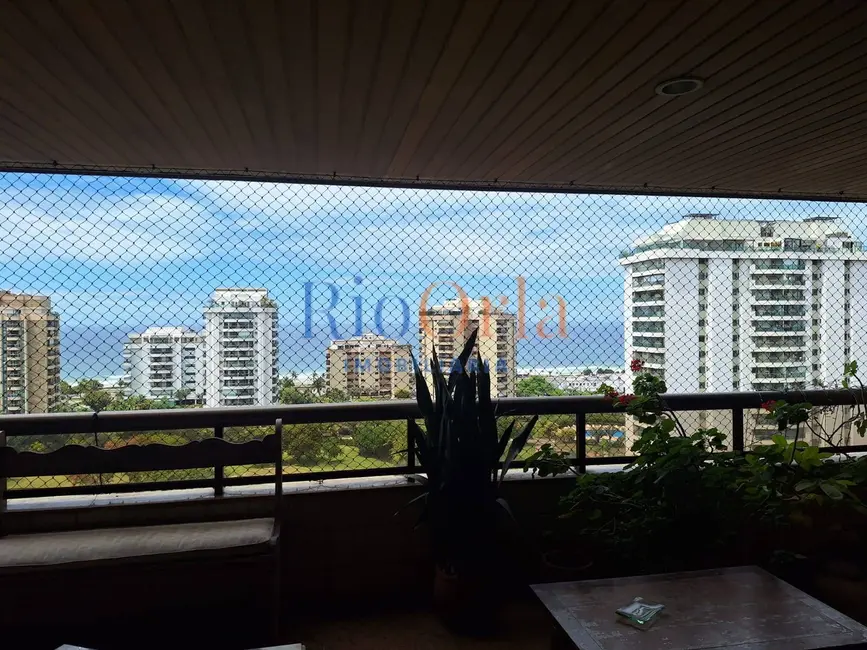 Apartamento com 4 quartos à venda, 215m2 em Barra da Tijuca, Rio De Janeiro - RJ - imagem 3 Foto 3 de Apartamento com 4 quartos à venda, 215m2 em Barra da Tijuca, Rio De Janeiro - RJ