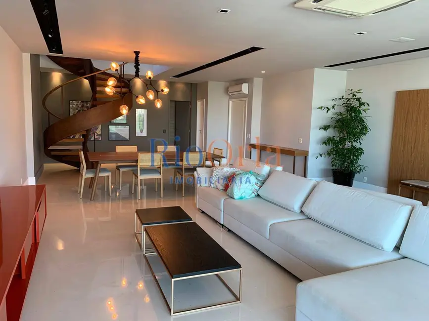 Cobertura com 4 quartos à venda e para alugar, 575m2 em Barra da Tijuca, Rio De Janeiro - RJ - imagem 8 Foto 8 de Cobertura com 4 quartos à venda e para alugar, 575m2 em Barra da Tijuca, Rio De Janeiro - RJ