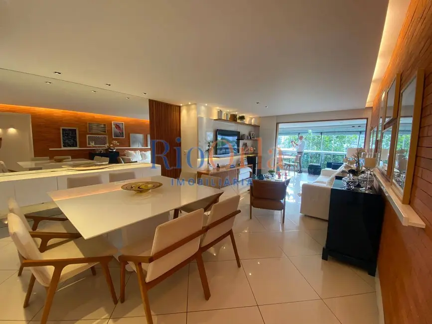 Apartamento com 4 quartos à venda e para alugar, 156m2 em Barra da Tijuca, Rio De Janeiro - RJ - imagem 3 Foto 3 de Apartamento com 4 quartos à venda e para alugar, 156m2 em Barra da Tijuca, Rio De Janeiro - RJ