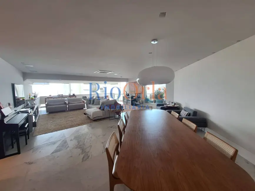Apartamento com 4 quartos à venda, 300m2 em Barra da Tijuca, Rio De Janeiro - RJ - imagem 2 Foto 2 de Apartamento com 4 quartos à venda, 300m2 em Barra da Tijuca, Rio De Janeiro - RJ