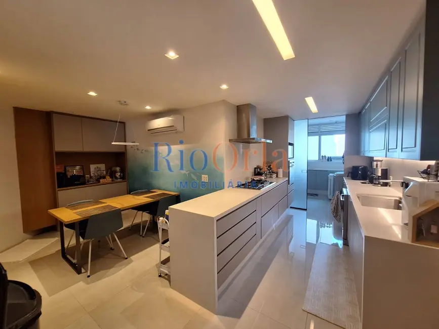 Apartamento com 4 quartos à venda, 300m2 em Barra da Tijuca, Rio De Janeiro - RJ - imagem 5 Foto 5 de Apartamento com 4 quartos à venda, 300m2 em Barra da Tijuca, Rio De Janeiro - RJ