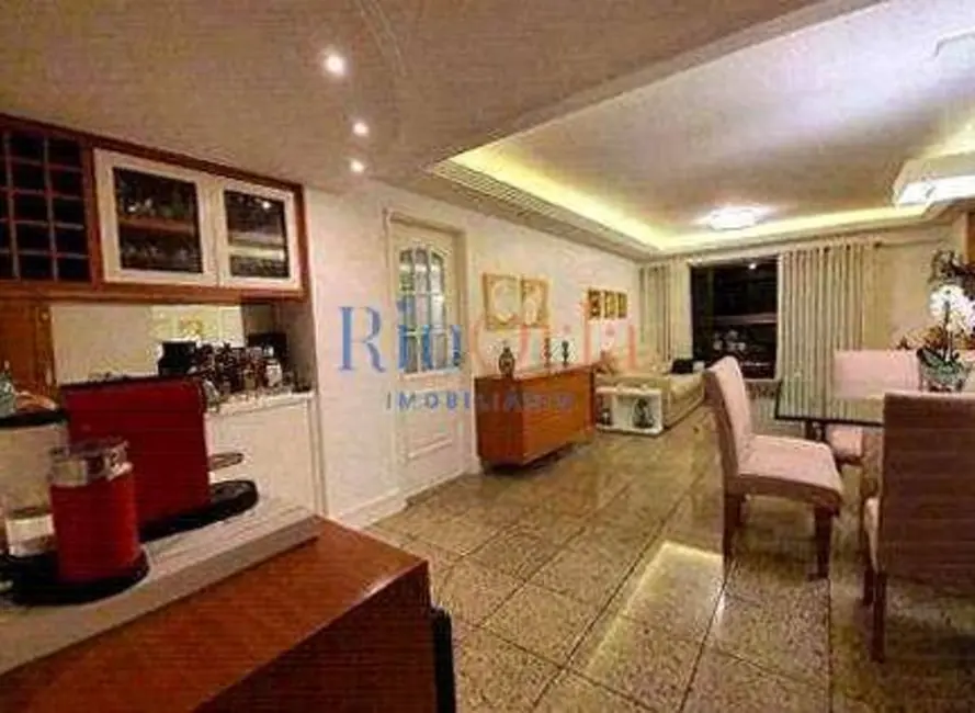 Apartamento com 4 quartos à venda, 150m2 em Barra da Tijuca, Rio De Janeiro - RJ - imagem 3 Foto 3 de Apartamento com 4 quartos à venda, 150m2 em Barra da Tijuca, Rio De Janeiro - RJ