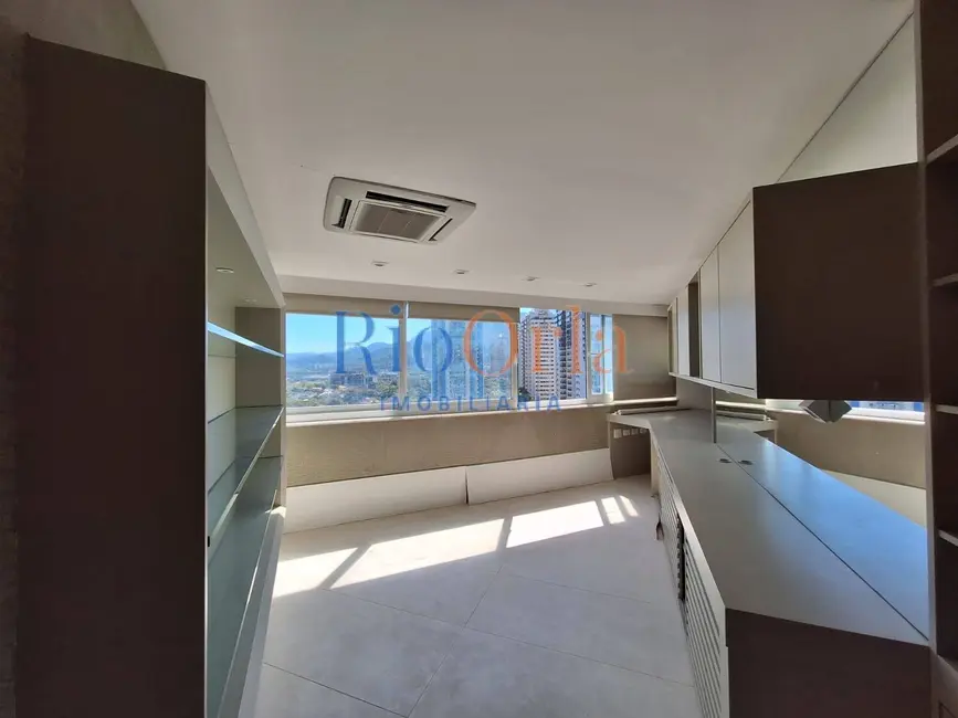 Apartamento com 4 quartos à venda, 300m2 em Barra da Tijuca, Rio De Janeiro - RJ - imagem 2 Foto 2 de Apartamento com 4 quartos à venda, 300m2 em Barra da Tijuca, Rio De Janeiro - RJ