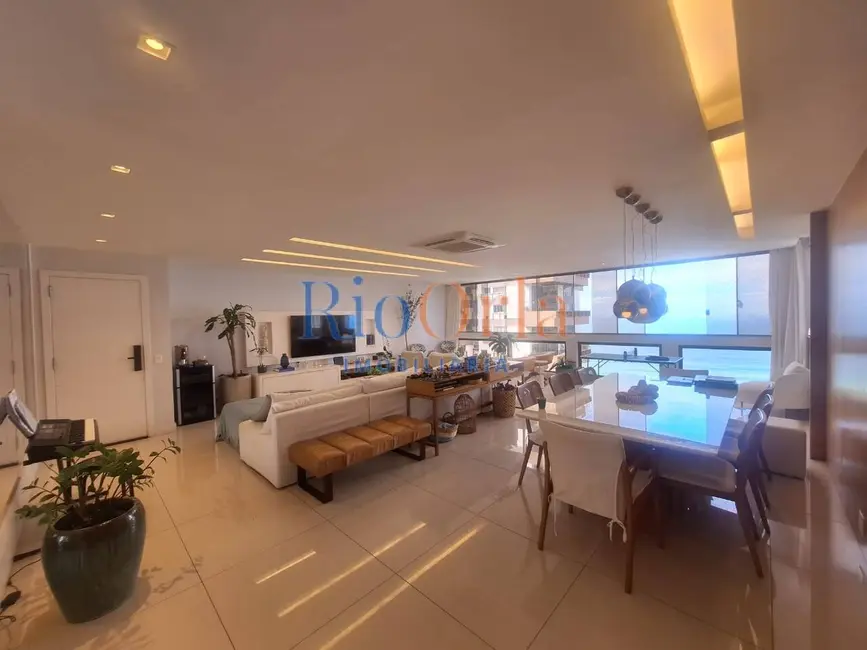 Apartamento com 4 quartos à venda, 180m2 em Barra da Tijuca, Rio De Janeiro - RJ - imagem 3 Foto 3 de Apartamento com 4 quartos à venda, 180m2 em Barra da Tijuca, Rio De Janeiro - RJ