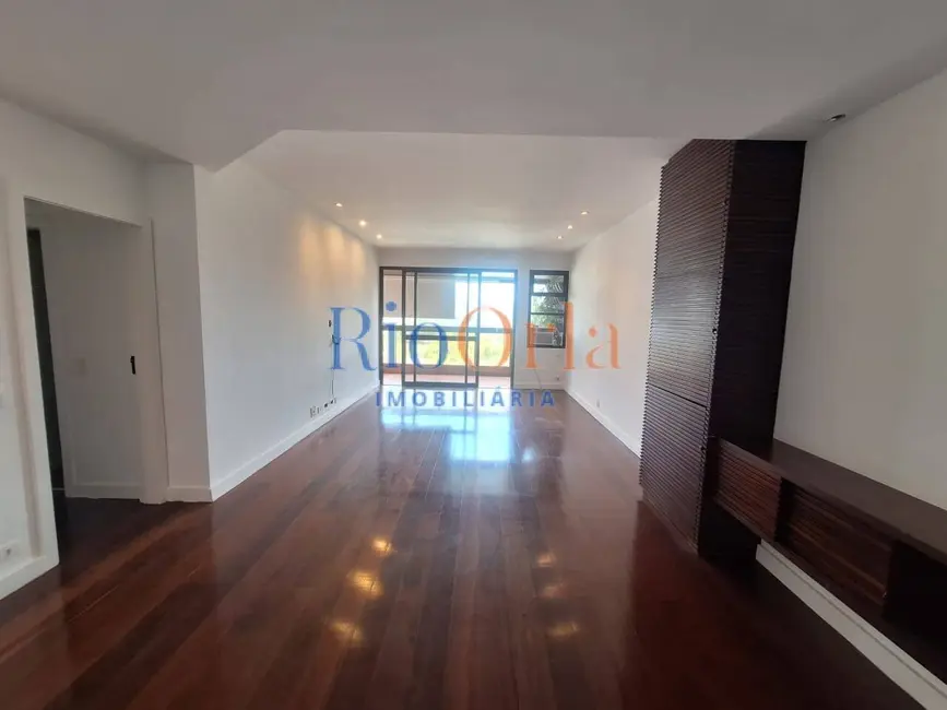 Apartamento com 4 quartos para alugar, 170m2 em Barra da Tijuca, Rio De Janeiro - RJ - imagem 4 Foto 4 de Apartamento com 4 quartos para alugar, 170m2 em Barra da Tijuca, Rio De Janeiro - RJ