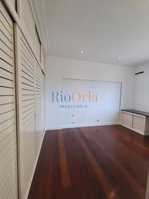Apartamento com 4 quartos para alugar, 170m2 em Barra da Tijuca, Rio De Janeiro - RJ - imagem 8 Foto 8 de Apartamento com 4 quartos para alugar, 170m2 em Barra da Tijuca, Rio De Janeiro - RJ