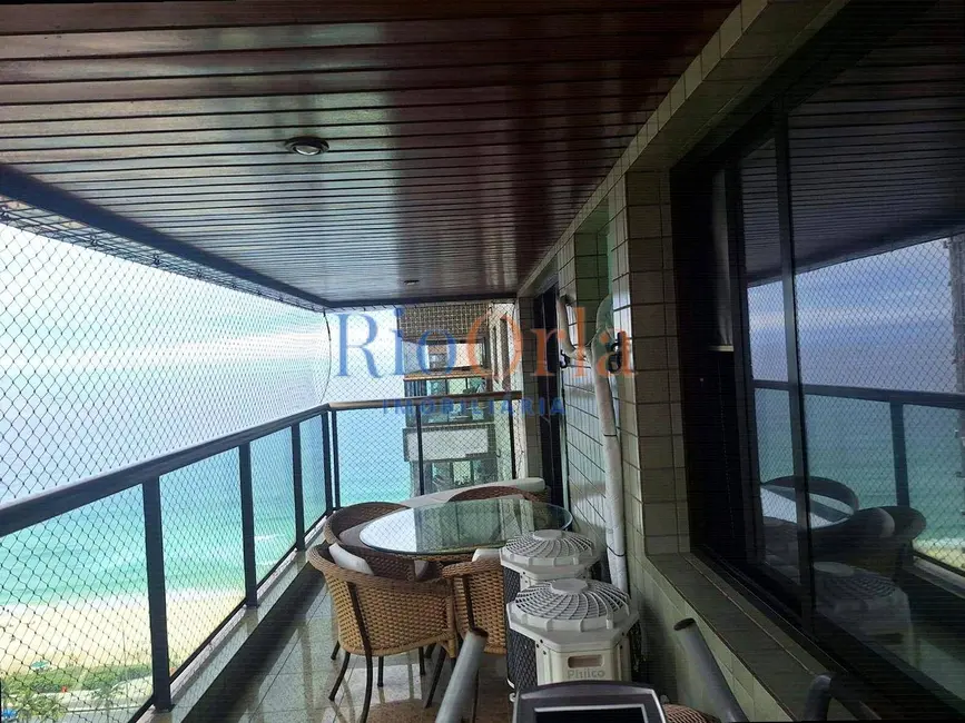 Apartamento com 4 quartos à venda, 148m2 em Barra da Tijuca, Rio De Janeiro - RJ - imagem 1 Foto 1 de Apartamento com 4 quartos à venda, 148m2 em Barra da Tijuca, Rio De Janeiro - RJ